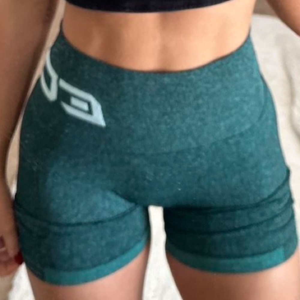 NWOT ECHT Arise Scrunch Butt Bike
Seamless Bike Shorts AQUA blue - Size M